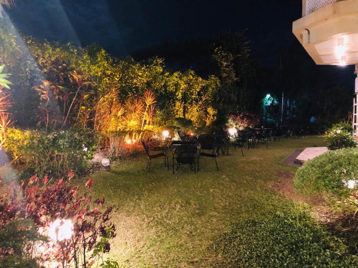 Citi Garden Suites Naga  Esterno foto
