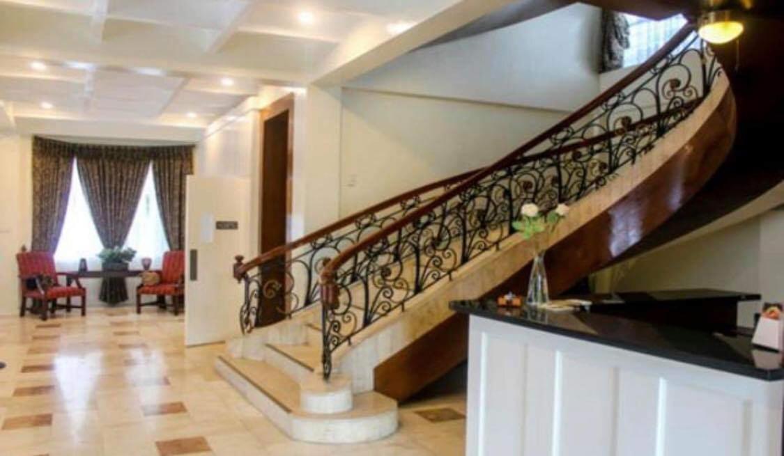 Citi Garden Suites Naga  Esterno foto